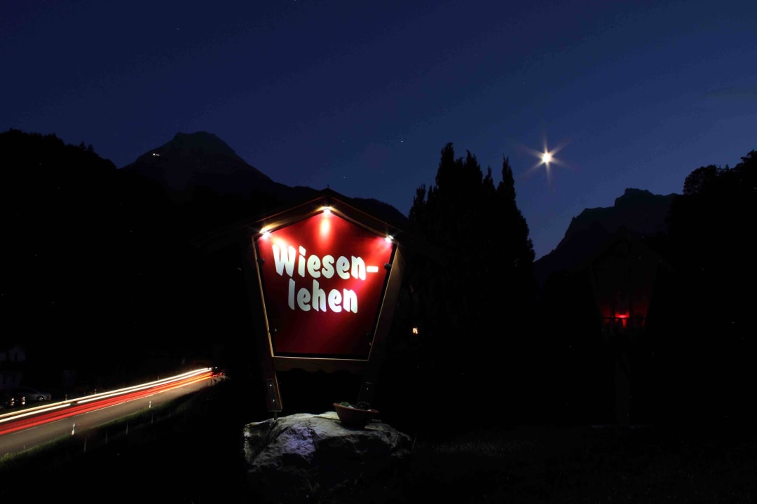 Willkommen an der Einfahrt Ferienwohnungen Wiesenlehen