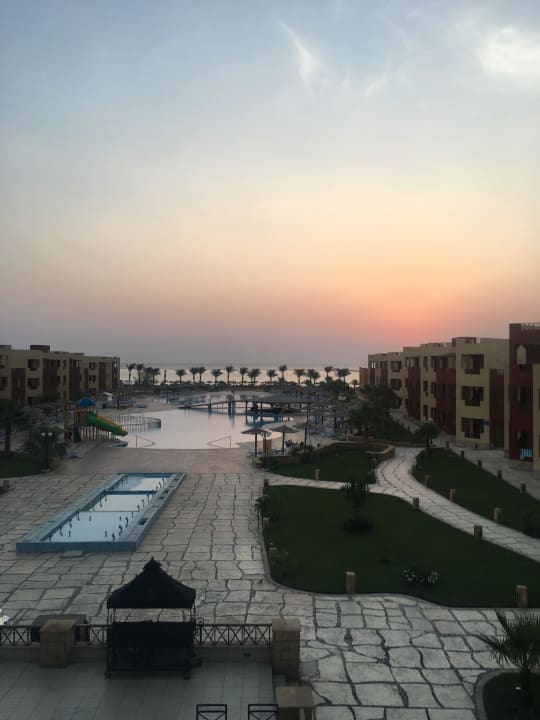 Ausblick von der Lobbyterrasse um 5:30 Uhr Casa Mare Resort