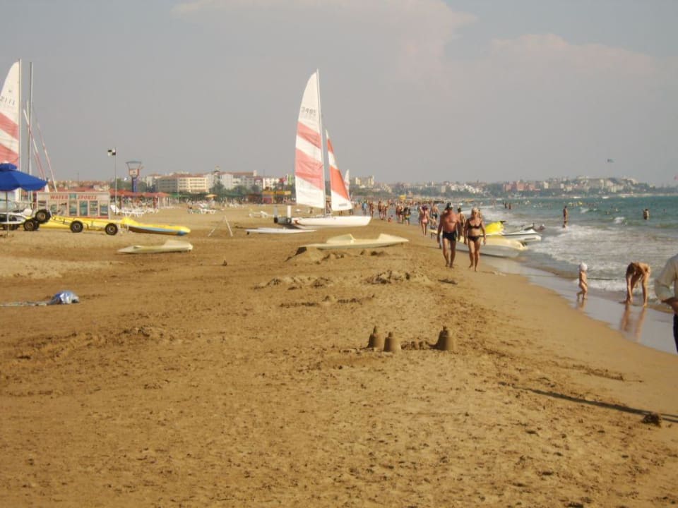 Strand Kamelya Aishen Club