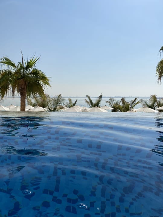 Pool Hampton by Hilton Marjan Island