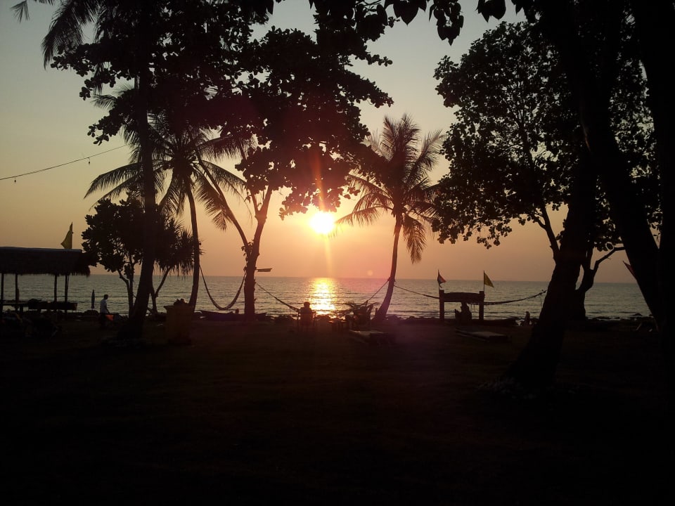 Ausblick Beachfrontbungalows Resort Lantas Lodge