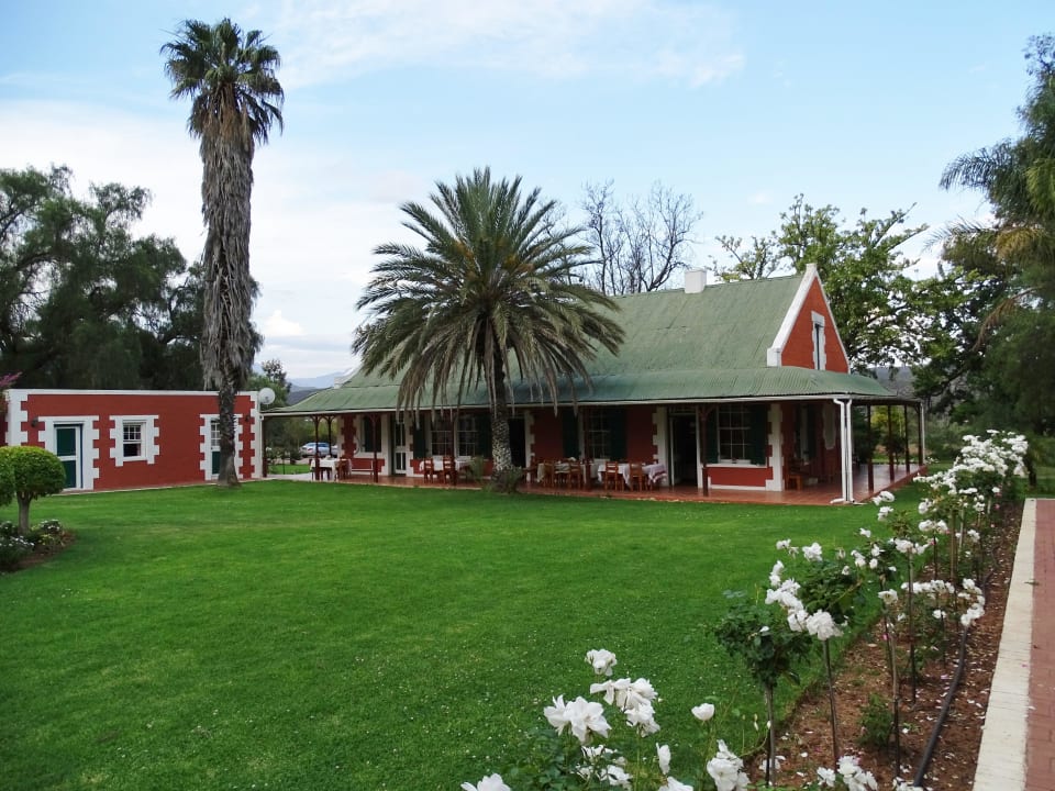 Haupthaus von unserer Villa aus gesehen Montana Guestfarm