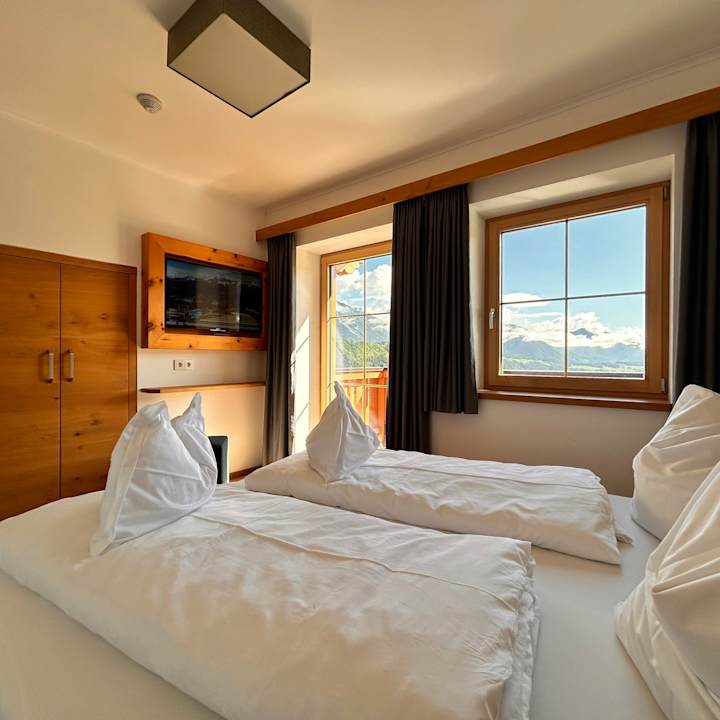 Zimmer La Montana - Ski & Hiking Lodge