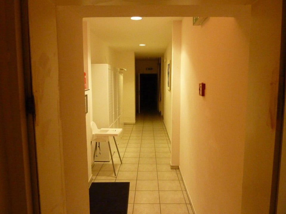Weg zum Zimmer  Hotel Belvedere