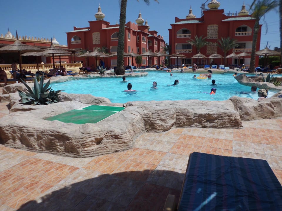 Einer von den Pools Pickalbatros Alf Leila Wa Leila Resort - Neverland Hurghada