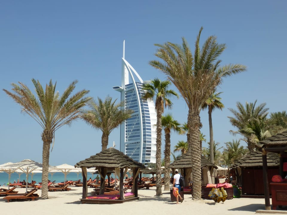 Madinat Jumeirah Beach mit Burj Al Arab Hotel Jumeirah Emirates Towers