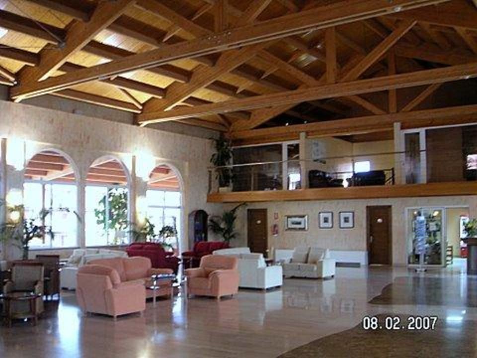 Lobby Ilunion Sancti Petri