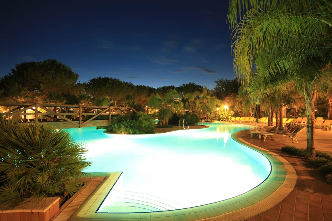 Piscina notturno Oleandri Resort