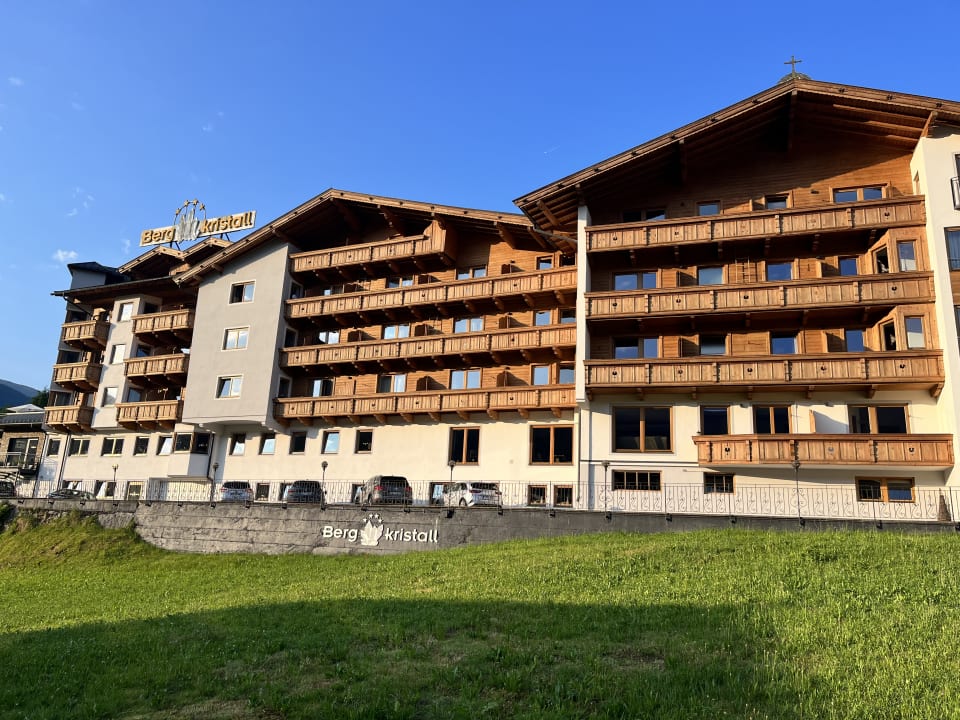 Außenansicht Hotel Bergkristall