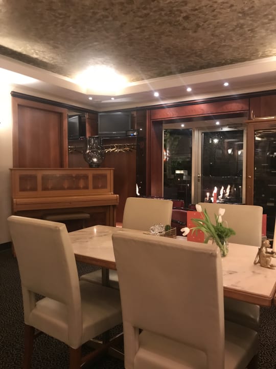 Gastro Bernstein Villa Kastania