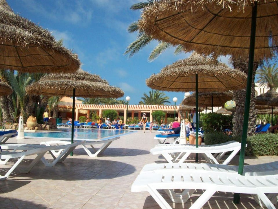 Blick von der Poolliege Iberostar Waves Mehari Djerba