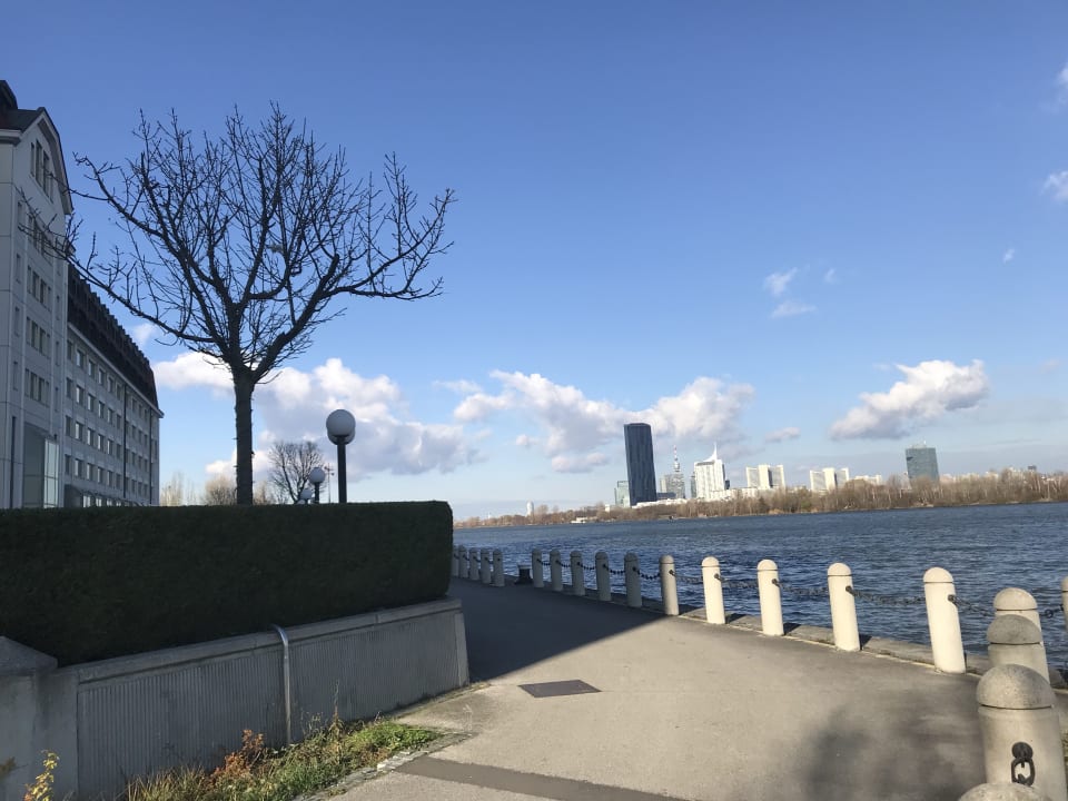 Außenansicht Hilton Vienna Waterfront