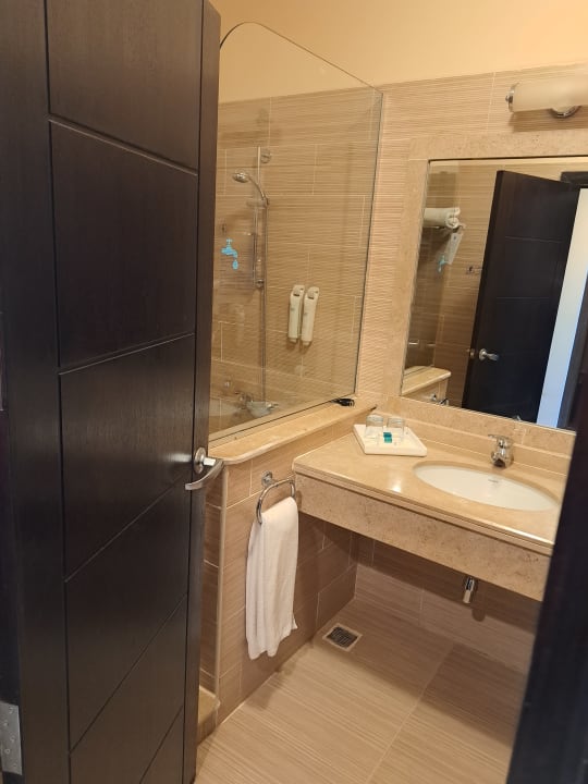 Zimmer Jaz Dar EL Madina