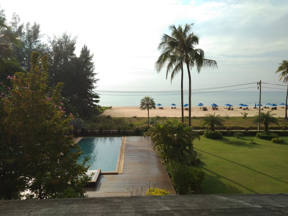 Blick aus dem Zimmer mit Ruhepool Khaolak Orchid Beach Resort
