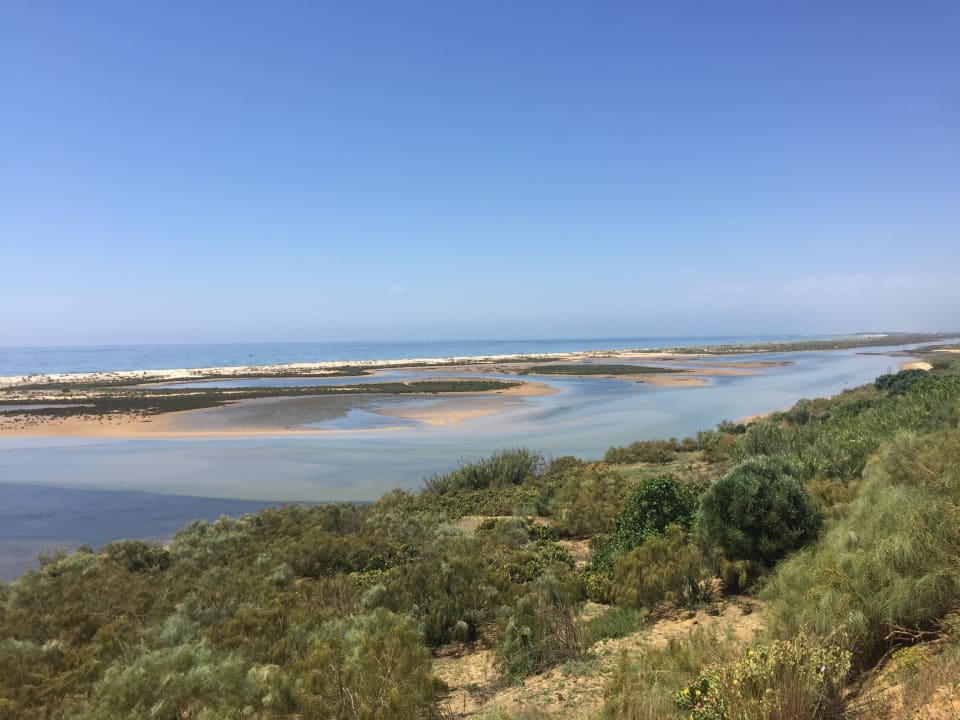 Vorgelagerte Lagune mit Strand dahinter  ROBINSON QUINTA DA RIA