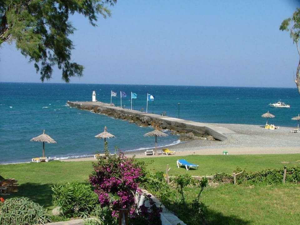 Blick zum Strand. TUI BLUE Oceanis Beach and Spa Resort