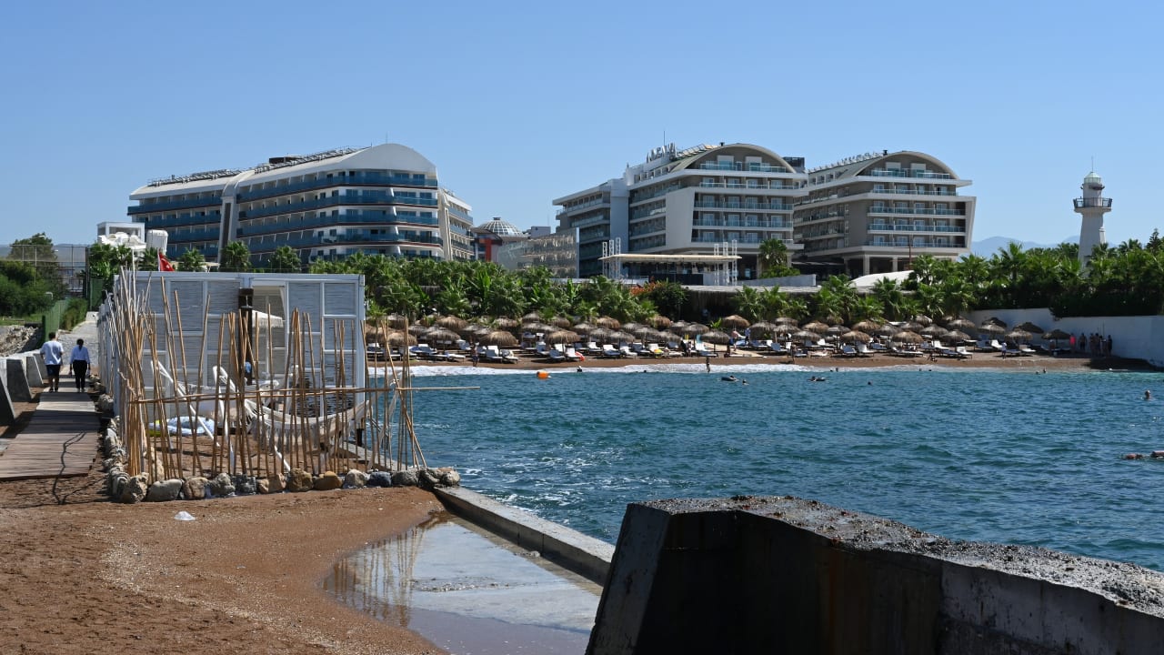 Strand Rubi Platinum Sign