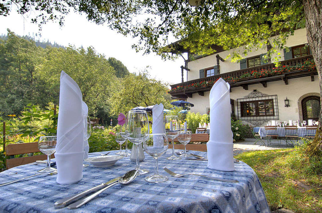 Romantischer Gastgarten Gasthof Hüttwirt