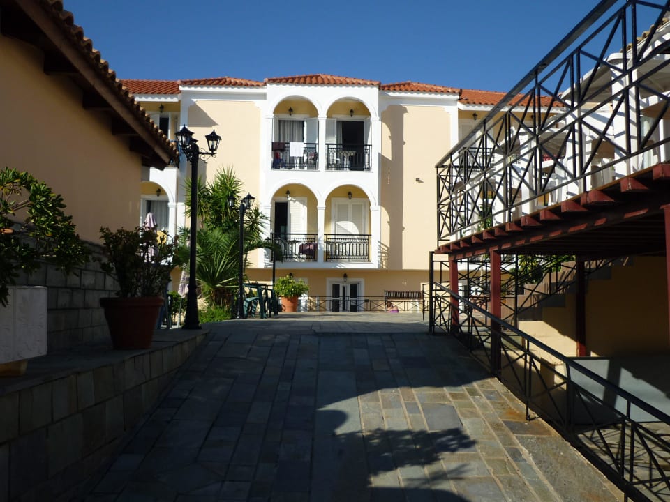 Aufgang zum Eingang ZANTE SUN RESORT & SPA