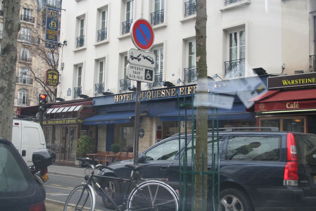 Von der Straße gesehen Hotel Duquesne Eiffel