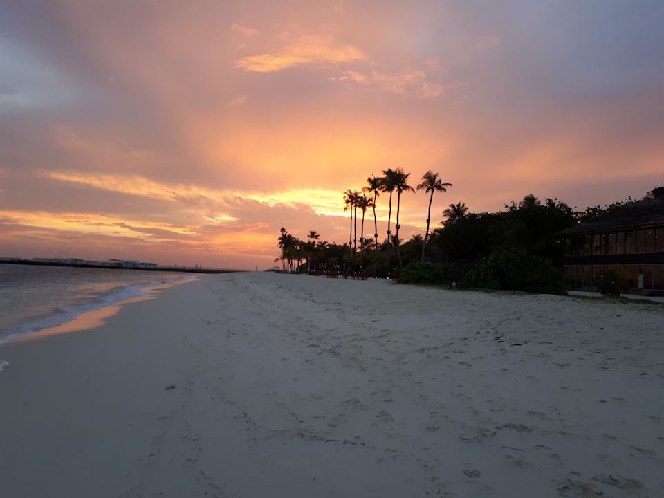 Sonnenuntergang Kuredu Island Resort & Spa