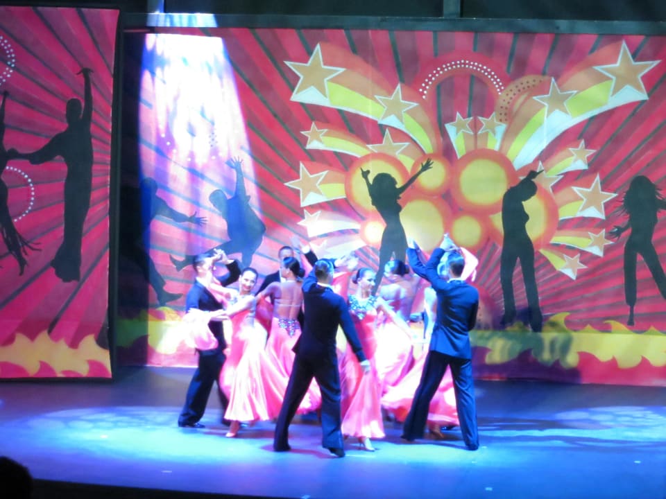 Top Abendveranstaltung im Amphietheater Lara Barut Collection