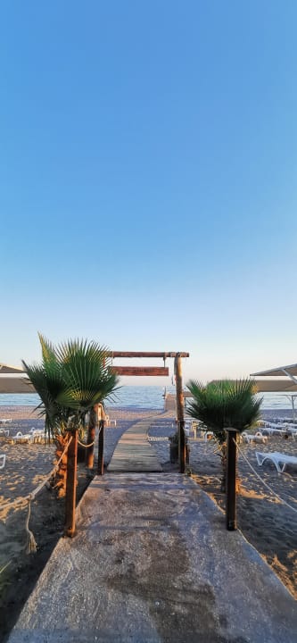 Strand Club Turtas Beach Hotel