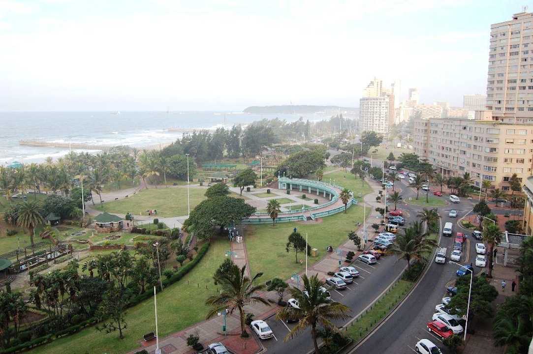 Blick vom Hotel zum Indischen Ozean Hotel Southern Sun Maharani