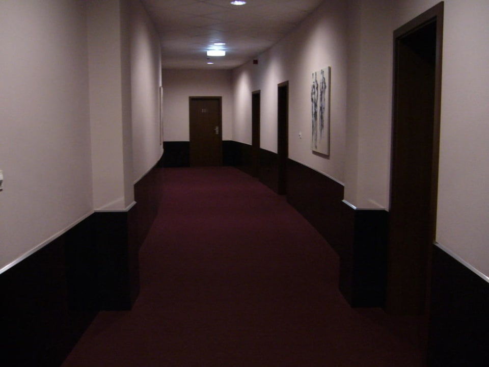 Hotelflur Hotel Adena