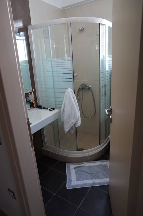 Modernes Bad Apartments Alarzo