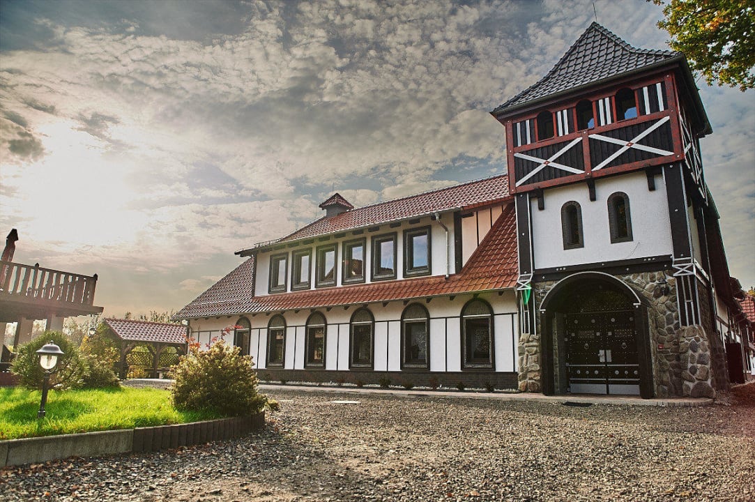 Zamek Tematyczny Ośrodek Sportowo-Rekreacyjny Dwór Zawiszy