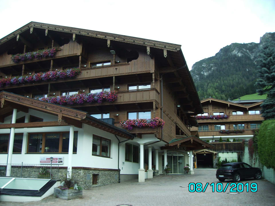 Außenansicht Hotel Alphof Alpbach