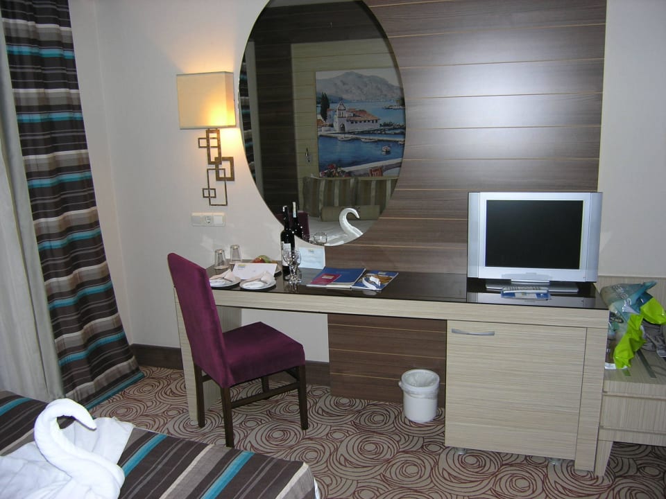 Kommode und TV Kaya Side