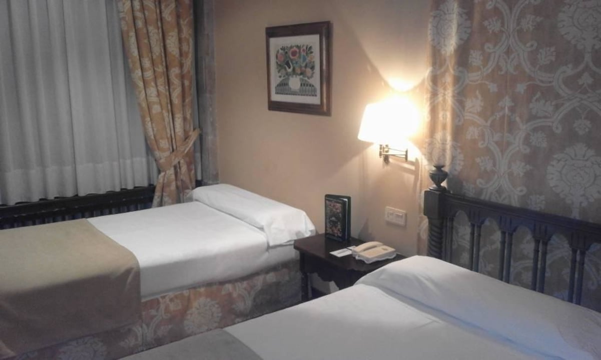 Wnętrze pokoju Hotel Parador de Leon