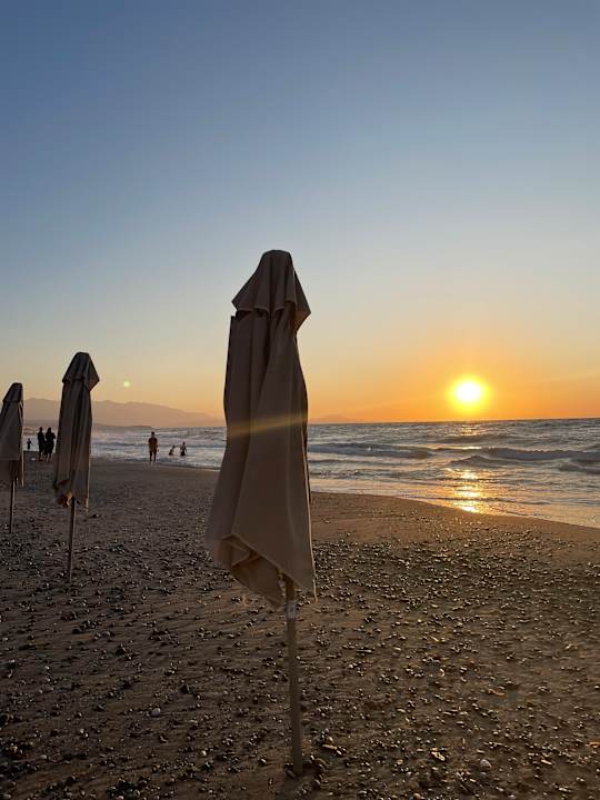 Strand AMIRA Luxury Resort  Adults Only