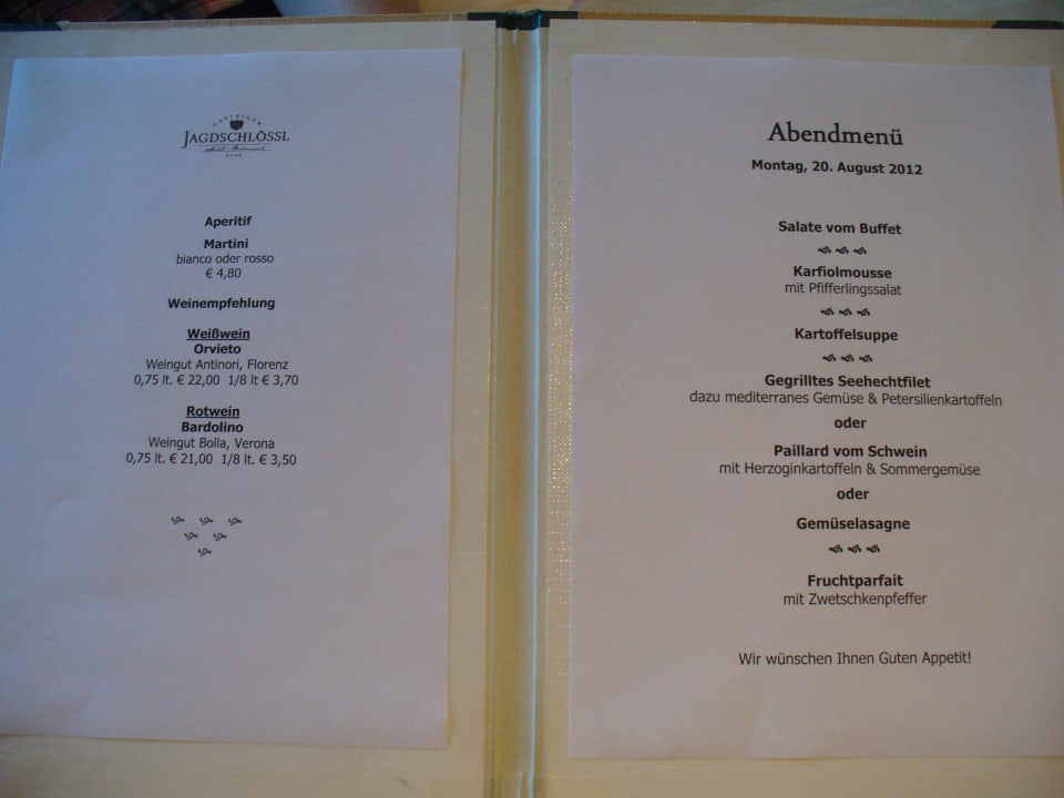 Speisekarte beim Abendessen Hotel Jagdschlössl