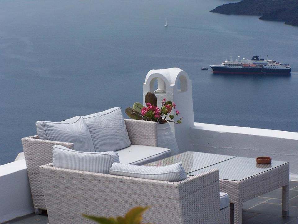 Der Blick von einer der Terrassen Hotel Agali Houses