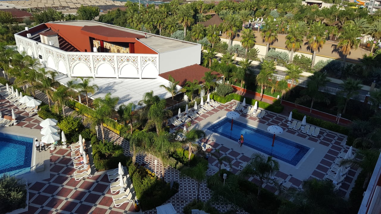 Pool Royal Taj Mahal Hotel