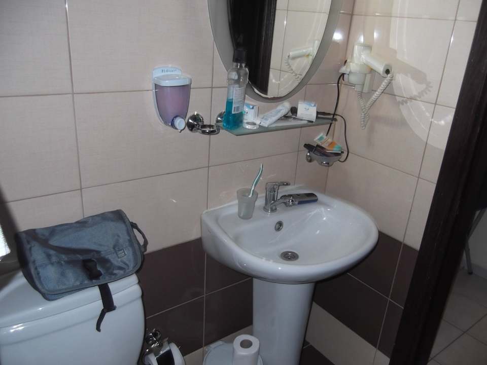 Kleines Bad WC und kaum Ablage Hotel Aslan City Kleopatra