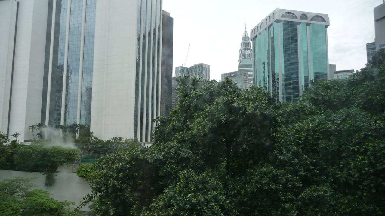 Seitlicher Ausblick zu den Petronas Türmen The Kuala Lumpur Journal Hotel