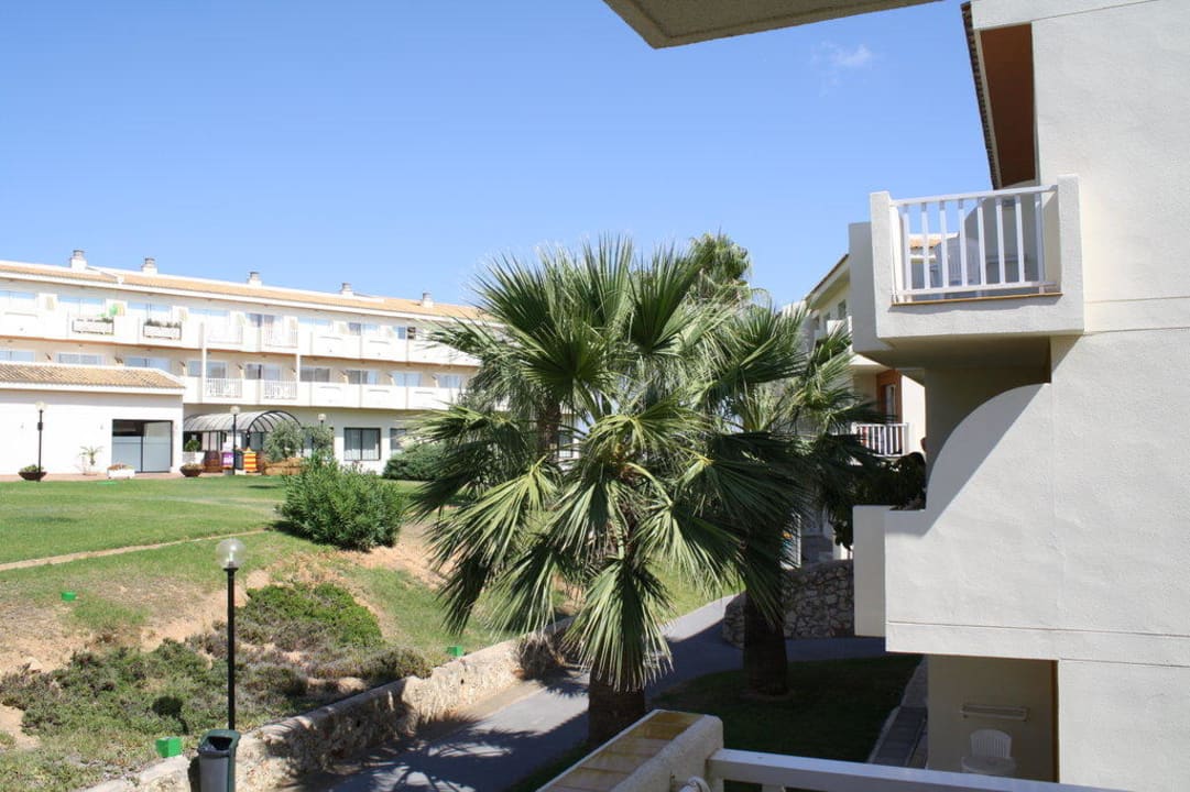 Aussicht vom Balkon auf das Restaurant blau punta reina