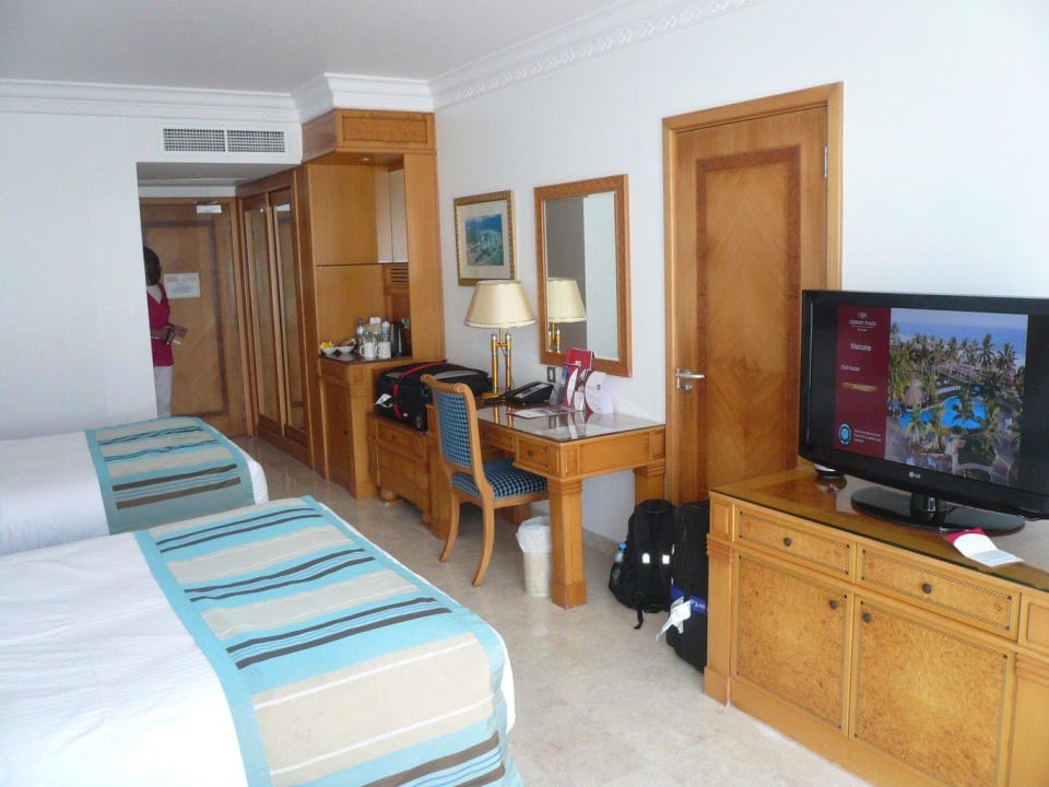 TV mit Internetfunktion Crowne Plaza Salalah