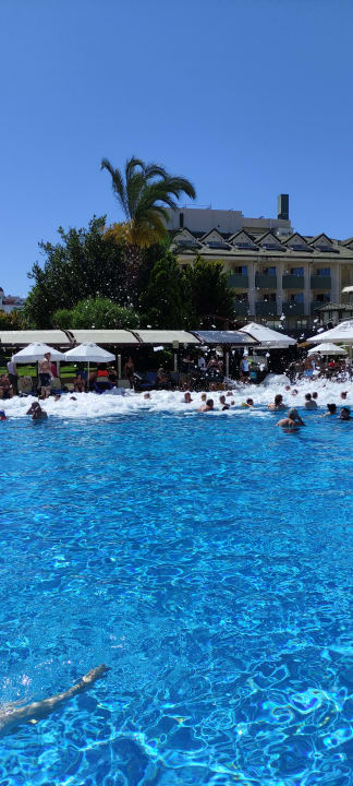 Pool Side Breeze Hotel