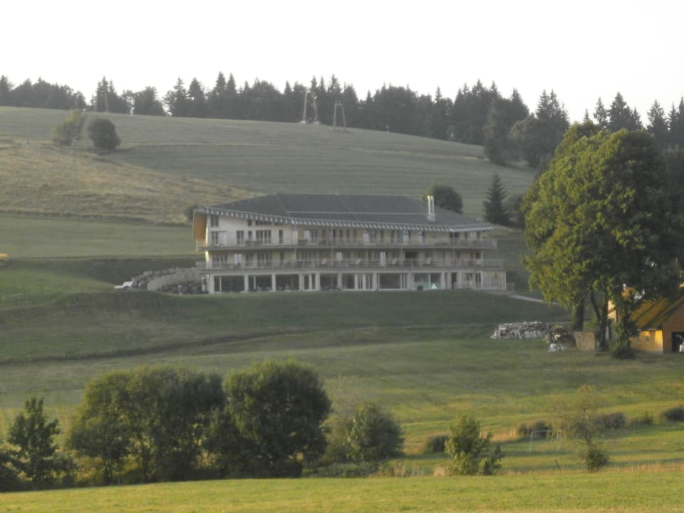 Blick auf das neue SPA Haus derWaldfrieden naturparkhotel