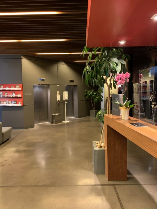 Lobby Mercure Nerocubo Rovereto