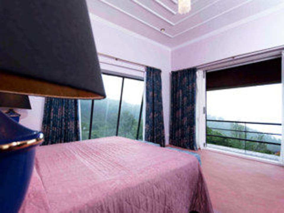 Highlander Scottish Suite - bedroom Hotel Hunas Falls by Amaya