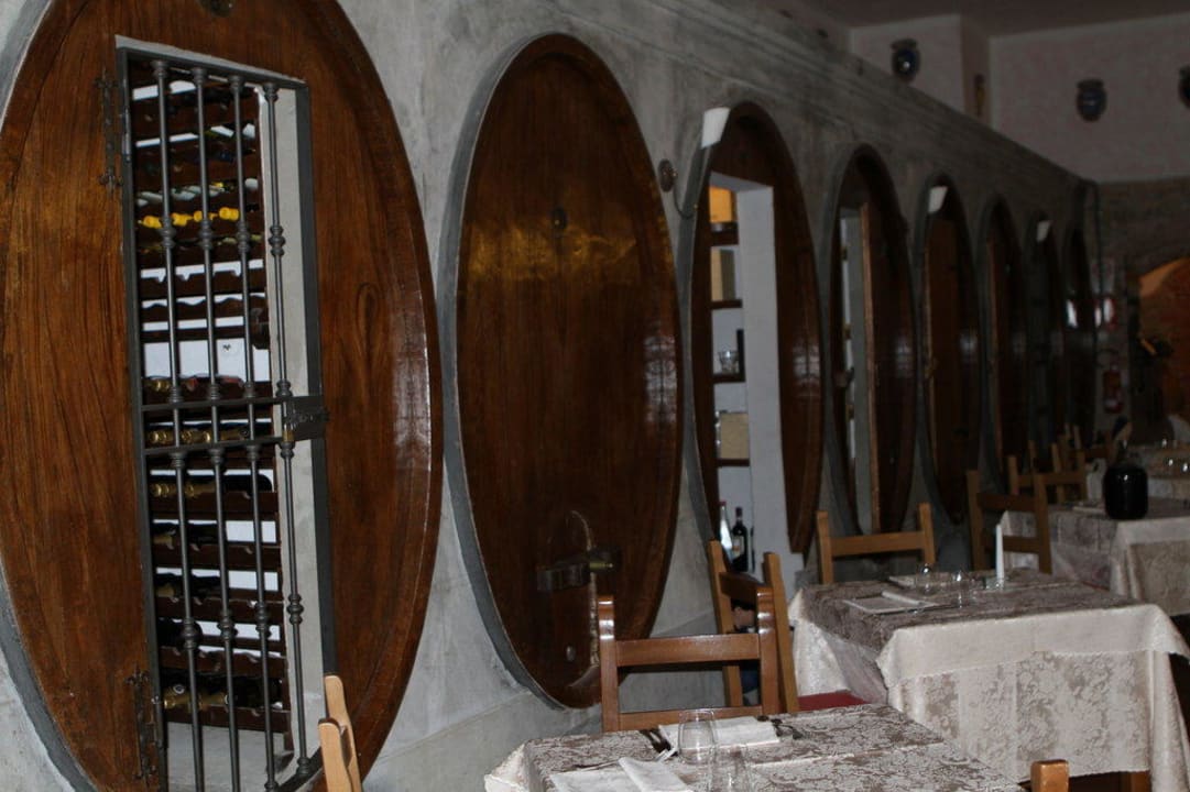Dinner im Weinkeller Fattoria Degli Usignoli - Hotel & Residence