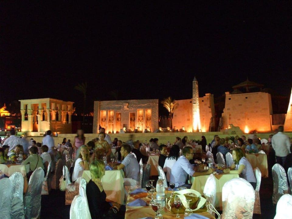 Show zum Osterfest Pickalbatros Alf Leila Wa Leila Resort - Neverland Hurghada