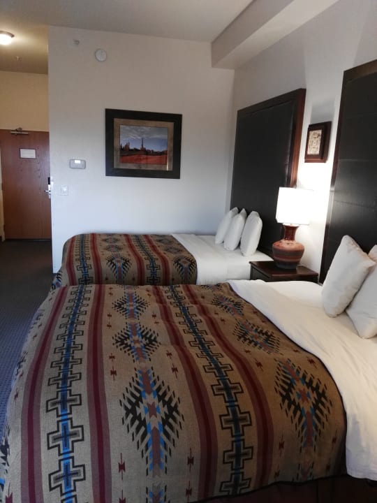Zimmer The View Hotel