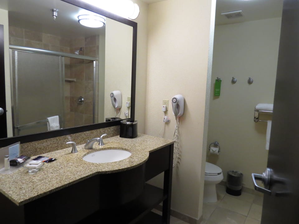 Das Bad Hotel Hampton Inn & Suites Las Vegas South